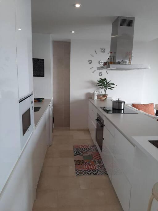 Top-Floor Beachfront Apartment With Parking, Pool, & Spacious Sea-View Balcony Villajoyosa Exterior foto