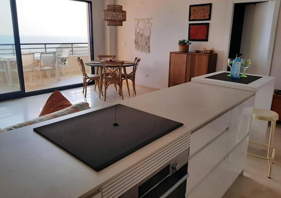 Top-Floor Beachfront Apartment With Parking, Pool, & Spacious Sea-View Balcony Villajoyosa Exterior foto